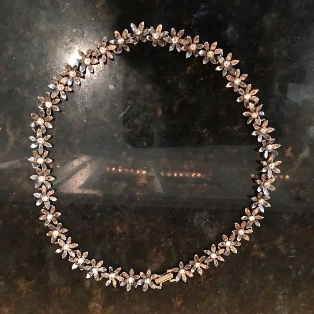 Flower Chain Choker w Crystal Center